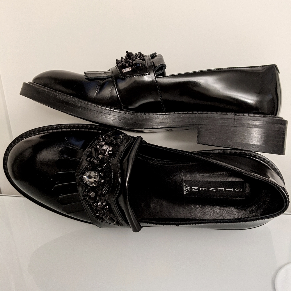 Jessilyn Black Leather Loafer